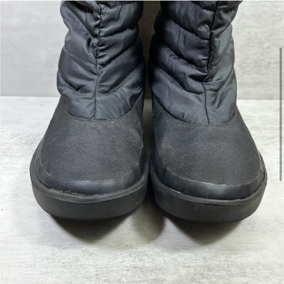 Oofos Winter & Rain Boots - Picture 5 of 7